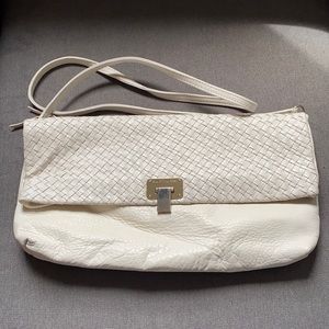Elliott Lucia clutch NWOT